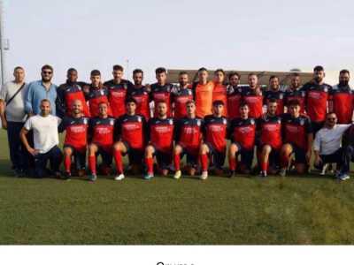 Grumo Appula � La Grumese 1919 milita nel campionato di Prima Categoria pugliese e disputa le sue partite presso il campo comunale Antonucci di Bitetto. I suoi colori sociali sono il rosso e il blu e l�attuale presidente � Lorenzo Locorriere. Come recita il suo nome, fu fondata nel novembre del 1919 come polisportiva